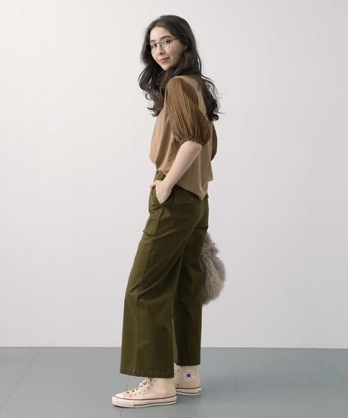 saloon（サルーン）の「SALOON(サルーン)/ラメプリーツプルオーバー【手洗い可】五分袖（Tシャツ/カットソー・レディース・ベージュ/ブラック/オフホワイト・FREE）」の4枚目の写真