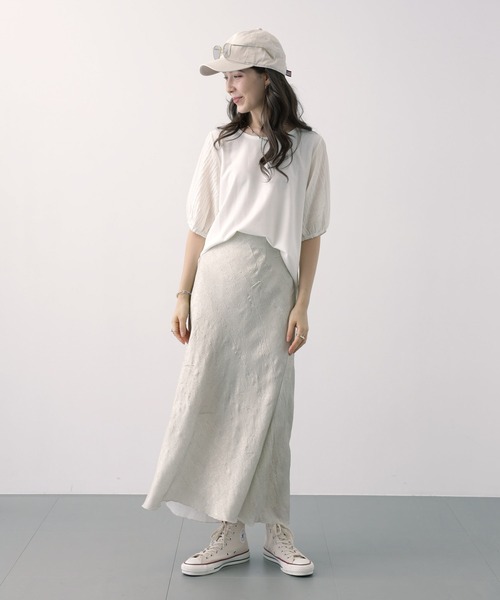 saloon（サルーン）の「SALOON(サルーン)/ラメプリーツプルオーバー【手洗い可】五分袖（Tシャツ/カットソー・レディース・ベージュ/ブラック/オフホワイト・FREE）」の11枚目の写真