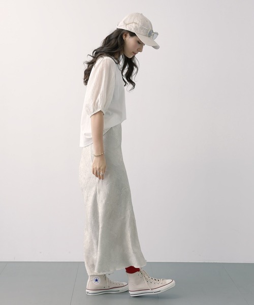 saloon（サルーン）の「SALOON(サルーン)/ラメプリーツプルオーバー【手洗い可】五分袖（Tシャツ/カットソー・レディース・ベージュ/ブラック/オフホワイト・FREE）」の9枚目の写真