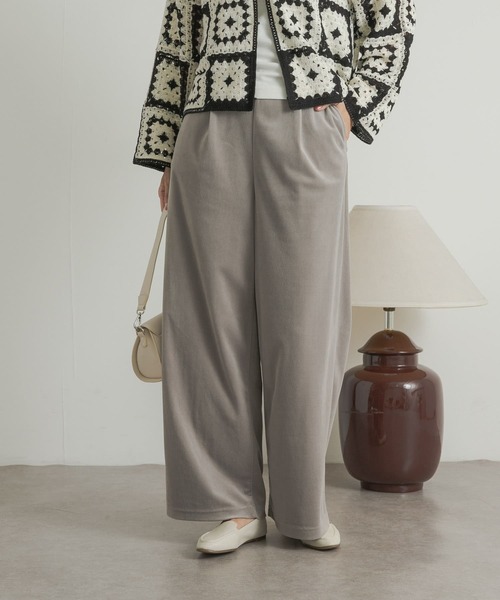 URBAN RESEARCH DOORS（アーバンリサーチドアーズ）の「ベロアコールイージーパンツ（その他パンツ・レディース・グレー/ブラック・MEDIUM）」の2枚目の写真
