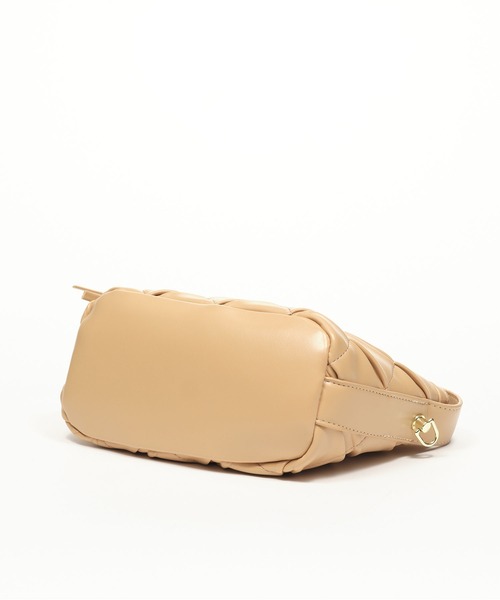 ZAKKA-BOX(ザッカボックス)の「スラッシュステッチ2WAYショルダーバッグ(ショルダーバッグ・レディース・ブラック/ベージュ/アイボリー・FREE)」の4枚目の写真