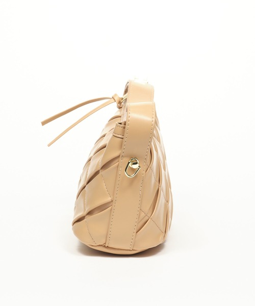 ZAKKA-BOX(ザッカボックス)の「スラッシュステッチ2WAYショルダーバッグ(ショルダーバッグ・レディース・ブラック/ベージュ/アイボリー・FREE)」の5枚目の写真