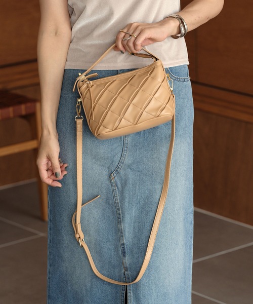 ZAKKA-BOX(ザッカボックス)の「スラッシュステッチ2WAYショルダーバッグ(ショルダーバッグ・レディース・ブラック/ベージュ/アイボリー・FREE)」の7枚目の写真
