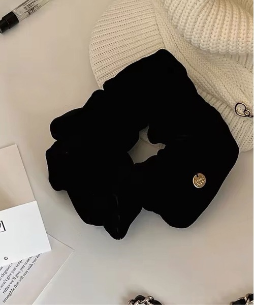 ammy.（エイミードット）の「【 ammy. / エイミードット 】 ベロア ビッグ シュシュ（シュシュ・レディース・ワインレッド/ブラック・FREE）」の13枚目の写真