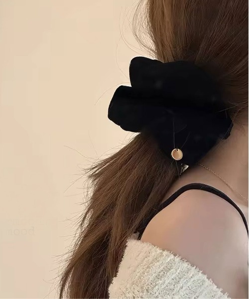 ammy.（エイミードット）の「【 ammy. / エイミードット 】 ベロア ビッグ シュシュ（シュシュ・レディース・ワインレッド/ブラック・FREE）」の11枚目の写真