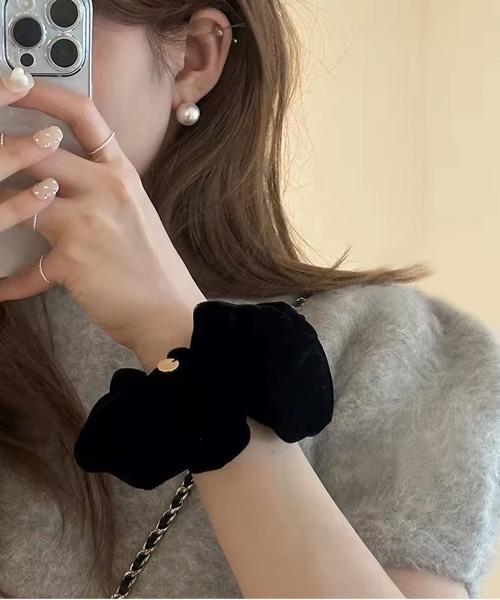 ammy.（エイミードット）の「【 ammy. / エイミードット 】 ベロア ビッグ シュシュ（シュシュ・レディース・ワインレッド/ブラック・FREE）」の10枚目の写真