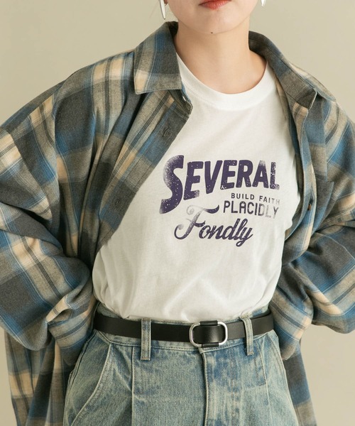 KBF(ケイビーエフ)の「シアープリントコンパクトTEE(Tシャツ/カットソー・レディース・オフホワイト/ブルー/ブラック・ONE)」の4枚目の写真