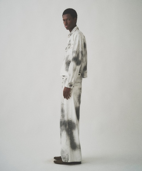 Juha(ユハ)の「SPRAY SHORT DENIM JACKET(デニムジャケット・メンズ・ホワイト×ブラック・4/3)」の5枚目の写真