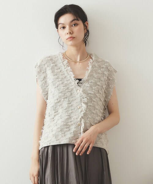 OPAQUE.CLIP（オペークドットクリップ）の「◆ラメツイード風ニットベスト【洗濯機洗い可】（ニット/セーター・レディース・ライトグレー/ブラック/ネイビー・40/38）」の4枚目の写真