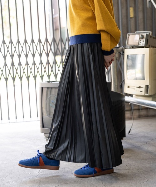 niko and...(ニコアンド)の「レザーライクプリーツスカート(スカート・レディース・ブラック/アイボリー・MEDIUM/LARGE)」の6枚目の写真