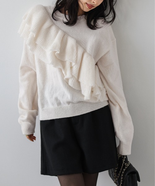 JUSGLITTY アシンメトリーフリルニット ホワイト 白 JUSGLITTY（ジャスグリッティー）の「アシメフリルニット