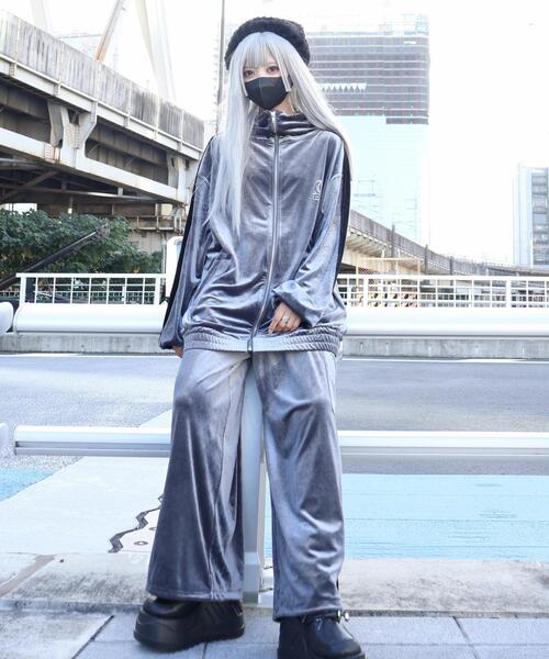 Whinny（ホワイニー）の「Whinny/カリスマベロキラパンティー