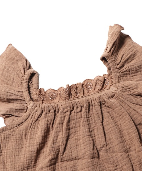 Seraph（セラフ）の「Seraph/セラフ 袖フリルラテカラートップス ノースリーブ ギャザー（タンクトップ・キッズ・チャコール/ブラウン/ベージュ・120/130/140）」の4枚目の写真