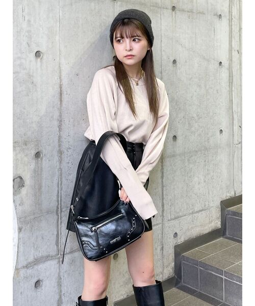 MURUA（ムルーア）の「スタッズハーフムーンバッグ（ハンドバッグ・レディース・ゴールド系その他/ブラック・FREE）」の13枚目の写真