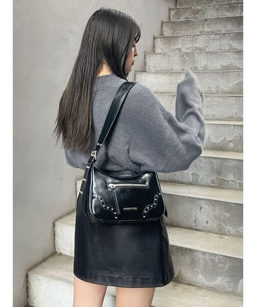 MURUA（ムルーア）の「スタッズハーフムーンバッグ（ハンドバッグ・レディース・ゴールド系その他/ブラック・FREE）」の17枚目の写真