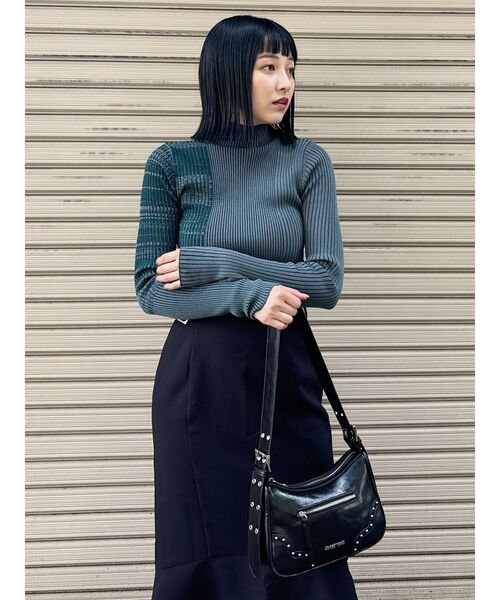 MURUA（ムルーア）の「スタッズハーフムーンバッグ（ハンドバッグ・レディース・ゴールド系その他/ブラック・FREE）」の18枚目の写真