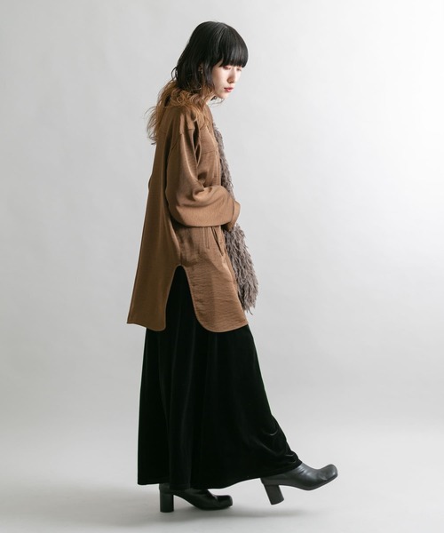 KBF（ケイビーエフ）の「サテンロングシャツ（シャツ/ブラウス・レディース・ベージュ/ネイビー/ブラウン・ONE）」の19枚目の写真