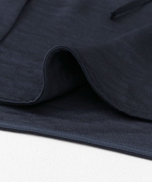 KBF（ケイビーエフ）の「サテンロングシャツ（シャツ/ブラウス・レディース・ベージュ/ネイビー/ブラウン・ONE）」の4枚目の写真