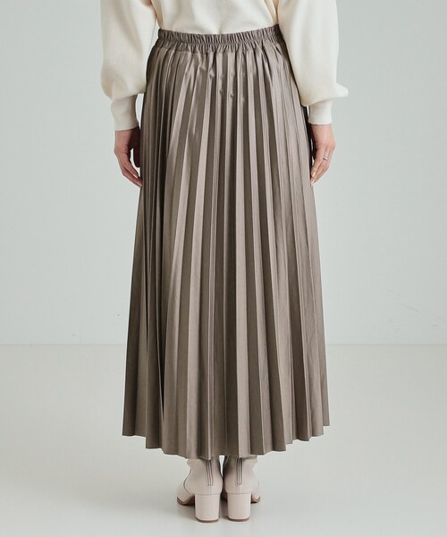 Cutie Blonde（キューティーブロンド）の「◆微光沢で華やか レザー調プリーツスカート（スカート・レディース・ライトグレー/ブラック/ブラウン系その他・03/02/01/04）」の5枚目の写真