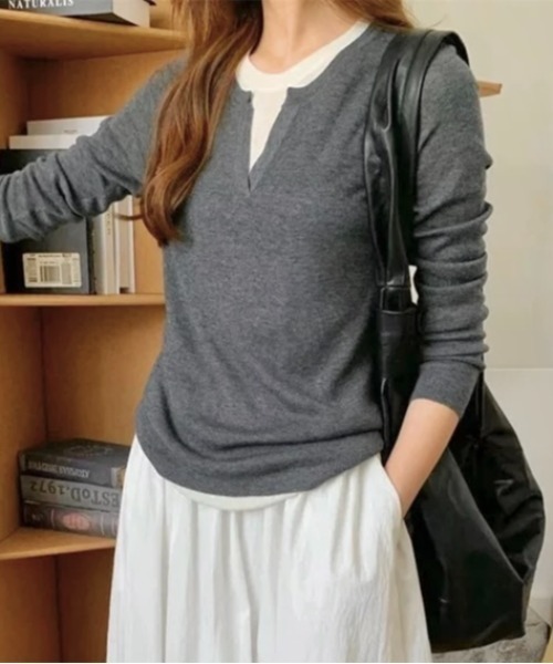 LADY LIKE(レディライク)の「レイヤード風スリットネックTトップス(Tシャツ/カットソー・レディース・ブラック/グレー・M)」の3枚目の写真