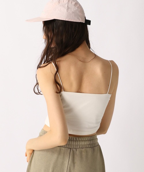 FOREVER 21（フォーエバー トゥエンティーワン）の「【2025SS】カップ付きクロップドキャミ（キャミソール・レディース・オフホワイト/ブルー/ブラック/ブラウン・SMALL/MEDIUM/LARGE）」の17枚目の写真