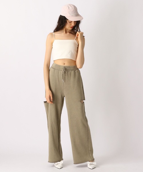 FOREVER 21（フォーエバー トゥエンティーワン）の「【2025SS】カップ付きクロップドキャミ（キャミソール・レディース・オフホワイト/ブルー/ブラック/ブラウン・SMALL/MEDIUM/LARGE）」の13枚目の写真