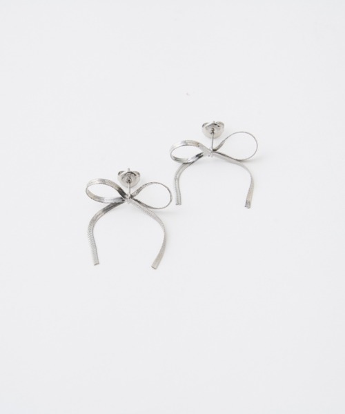 CIAOPANIC TYPY(チャオパニックティピー)の「【2025年S/S新作】lilステンレスリボンピアス(ピアス(両耳用)・レディース・シルバー/ゴールド・ONE SIZE)」の7枚目の写真