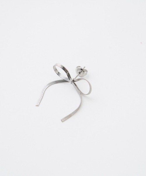 CIAOPANIC TYPY(チャオパニックティピー)の「【2025年S/S新作】lilステンレスリボンピアス(ピアス(両耳用)・レディース・シルバー/ゴールド・ONE SIZE)」の8枚目の写真