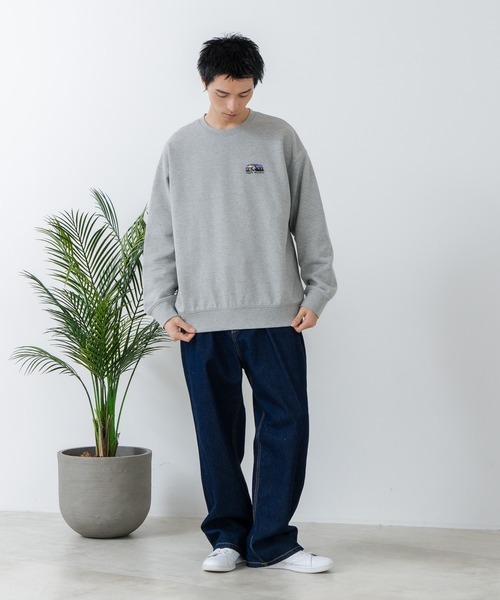 ragged mountain(ラギットマウンテン)の「【RAGGED MOUNTAIN/ラギットマウンテン】ワンポイントロゴスウェットトレーナー(スウェット・メンズ・グレイッシュブルー/カーキ/グレー/ブラック・MEDIUM/LARGE/X-LARGE)」の7枚目の写真