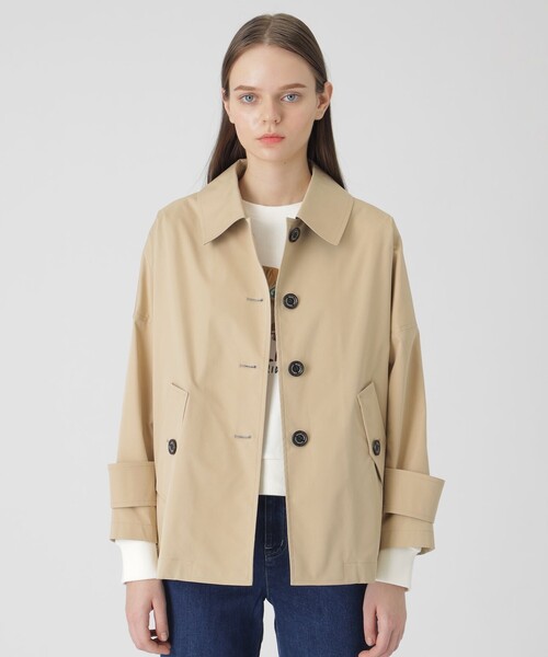 BLUE LABEL CRESTBRIDGE（ブルーレーベルクレストブリッジ）の「ストレッチツイルAラインコート（ステンカラーコート・レディース・ベージュ/レッド/ダークネイビー・38）」の2枚目の写真