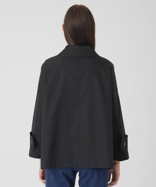 BLUE LABEL CRESTBRIDGE（ブルーレーベルクレストブリッジ）の「ストレッチツイルAラインコート（ステンカラーコート・レディース・ベージュ/レッド/ダークネイビー・38）」の11枚目の写真