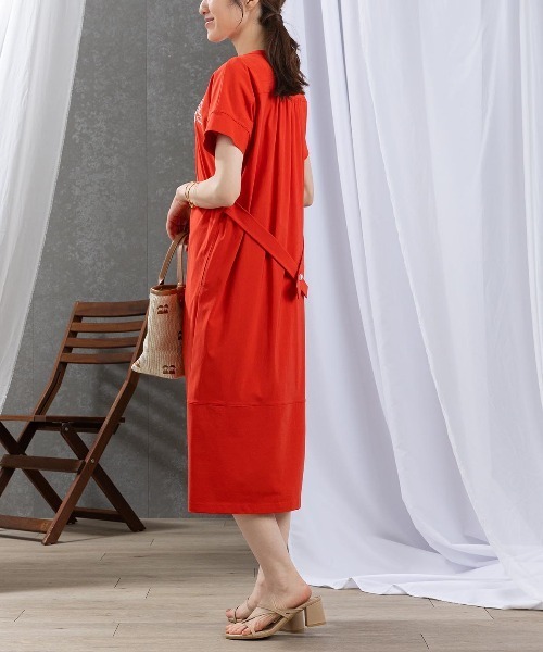 STUDIO PICONE(スタジオピッコーネ)の「バックベルト刺繍ワンピース(ワンピース・レディース・ライトグリーン/レッド/ブラック/ベージュ・LL/L/M)」の18枚目の写真