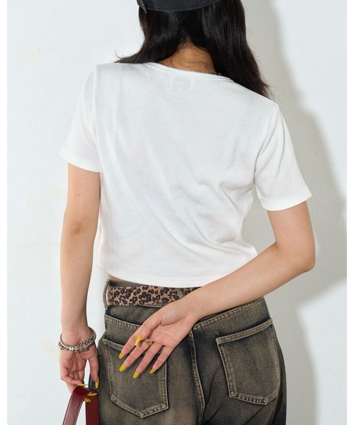 WHO'S WHO gallery(フーズフーギャラリー)の「【2サイズ 】ヘンリーネックTEE(Tシャツ/カットソー・レディース・チャコールグレー/ブラック/ホワイト/ライトグレー/グレー・FREE/MEDIUM)」の16枚目の写真