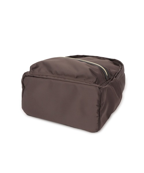 ROPE' PICNIC（ロペピクニック）の「【TEMPERATE/テンパレイト別注】【撥水加工】リュック 20L/通勤対応（バックパック/リュック・レディース・ブラック/ダークブラウン・FREE）」の19枚目の写真