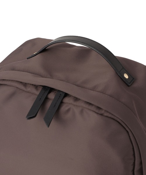 ROPE' PICNIC（ロペピクニック）の「【TEMPERATE/テンパレイト別注】【撥水加工】リュック 20L/通勤対応（バックパック/リュック・レディース・ブラック/ダークブラウン・FREE）」の20枚目の写真