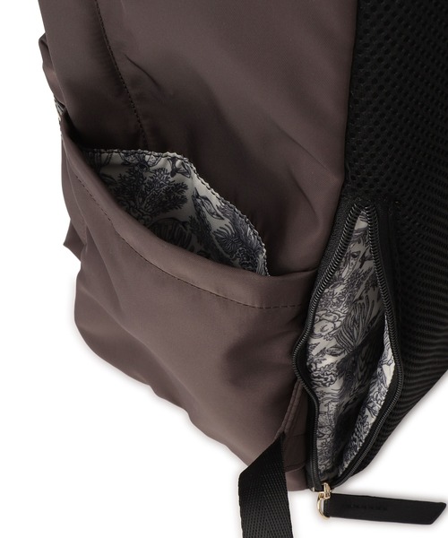 ROPE' PICNIC（ロペピクニック）の「【TEMPERATE/テンパレイト別注】【撥水加工】リュック 20L/通勤対応（バックパック/リュック・レディース・ブラック/ダークブラウン・FREE）」の21枚目の写真