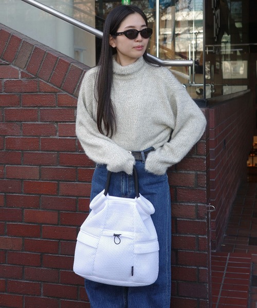 EDITA.(エディータ)の「洗濯機で洗える Washable loop handle circle bag シンプル / 通勤 / A4収納(トートバッグ・レディース・ブラック/ホワイト・FREE)」の15枚目の写真