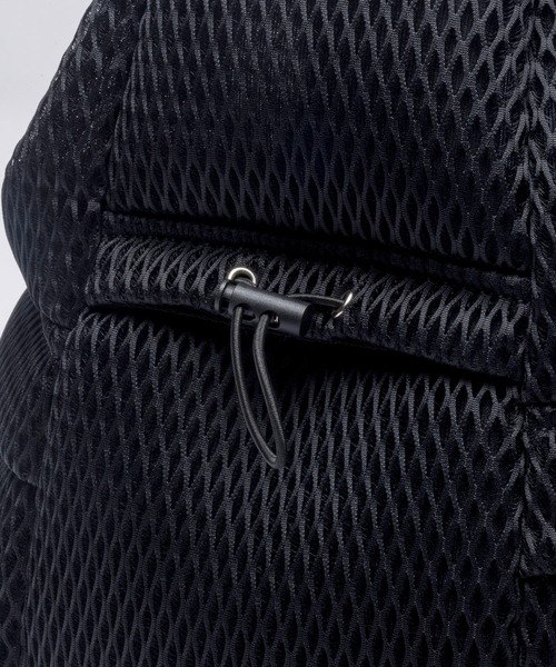 EDITA.(エディータ)の「洗濯機で洗える Washable loop handle circle bag シンプル / 通勤 / A4収納(トートバッグ・レディース・ブラック/ホワイト・FREE)」の6枚目の写真