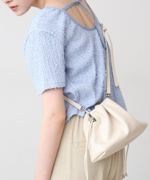 Bab（バブ）の「巾着ショルダーバッグ（ショルダーバッグ・レディース・ブラック/ベージュ/ブルー/オフホワイト・ONESIZE）」の3枚目の写真