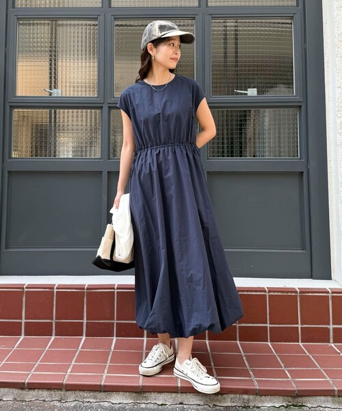 fredy emue（フレディエミュ）の「バルーンフレンチワンピース（ワンピース・レディース・サックスブルー/オフホワイト/ネイビー・38/36）」の5枚目の写真