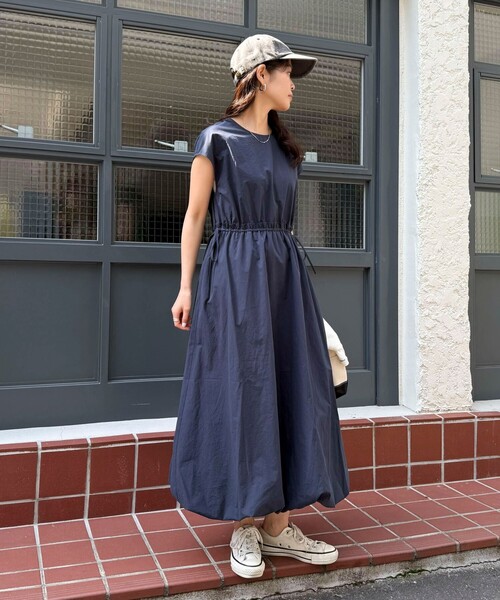 fredy emue（フレディエミュ）の「バルーンフレンチワンピース（ワンピース・レディース・サックスブルー/オフホワイト/ネイビー・38/36）」の6枚目の写真