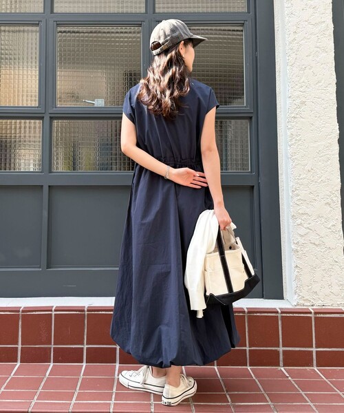 fredy emue（フレディエミュ）の「バルーンフレンチワンピース（ワンピース・レディース・サックスブルー/オフホワイト/ネイビー・38/36）」の10枚目の写真