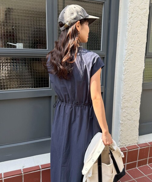 fredy emue（フレディエミュ）の「バルーンフレンチワンピース（ワンピース・レディース・サックスブルー/オフホワイト/ネイビー・38/36）」の13枚目の写真