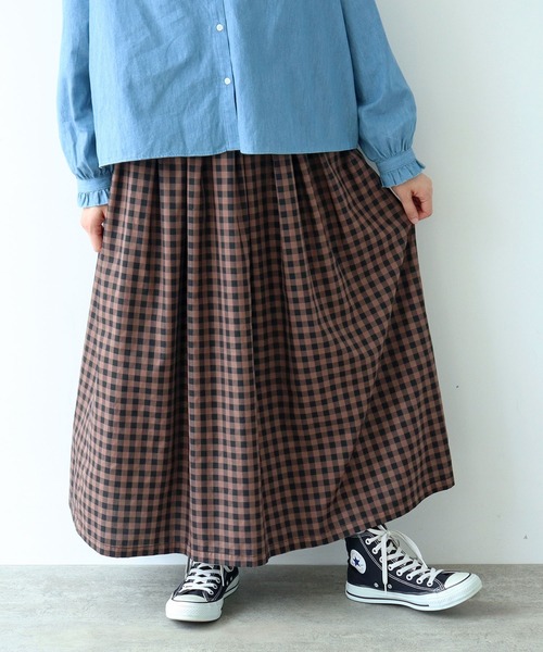 PAR ICI(パーリッシィ)の「製品染め ギンガムチェックスカート(スカート・レディース・チャコールグレー/ダークブラウン・FREE)」の4枚目の写真