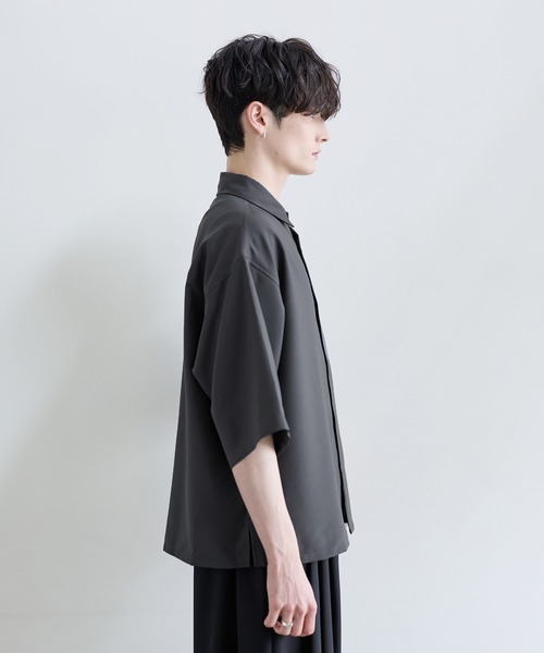 ASTRONOMY（アストロノミー）の「【接触冷感／防シワ】ワイドシルエットリラックス　ショート丈　半袖シャツ（シャツ/ブラウス・メンズ・ホワイト/ブルー/ホワイト系/ブラック/チャコール・L/XL/S/M）」の19枚目の写真