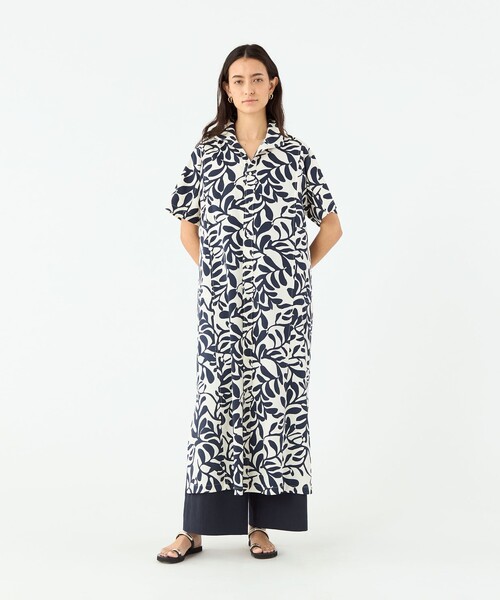 MACPHEE（マカフィー）の「ボタニカルプリント シャツワンピース（シャツワンピース・レディース・ネイビー・36）」の2枚目の写真