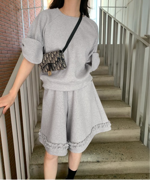 AMELY(エミリー)の「リボンスリーブトップス×ハーフパンツセットアップ(セットアップ・レディース・アイボリー/ブラック/グレー/ベージュ・フリー)」の11枚目の写真