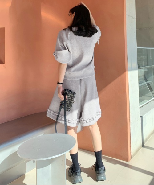 AMELY(エミリー)の「リボンスリーブトップス×ハーフパンツセットアップ(セットアップ・レディース・アイボリー/ブラック/グレー/ベージュ・フリー)」の12枚目の写真