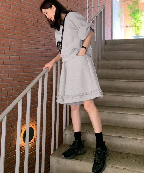 AMELY(エミリー)の「リボンスリーブトップス×ハーフパンツセットアップ(セットアップ・レディース・アイボリー/ブラック/グレー/ベージュ・フリー)」の13枚目の写真