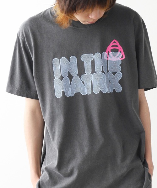 DIET BUTCHER(ダイエットブッチャー)の「DIET BUTCHER/ダイエットブッチャー IN THE MATRIX T-SHIRTS Tシャツ 夏物 夏服(Tシャツ/カットソー・レディース・ブラック・M/L)」の4枚目の写真